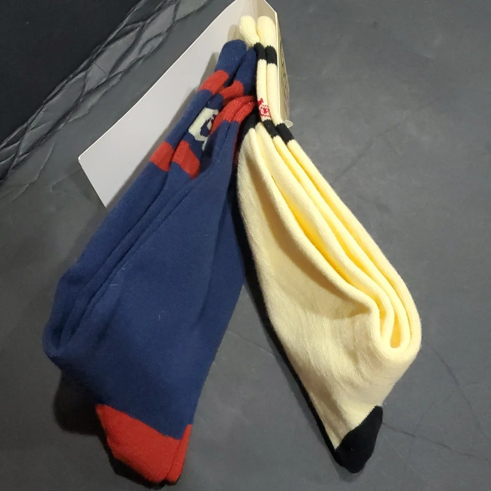 Coors Men's yellow and navy blue crew socks 2pairs fits Men's shoe size 8-12 new